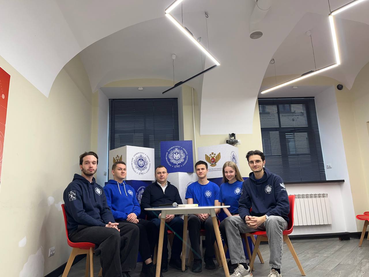 Студенты и преподаватели института приняли участие во встрече «О доблести, подвигах и славе»
