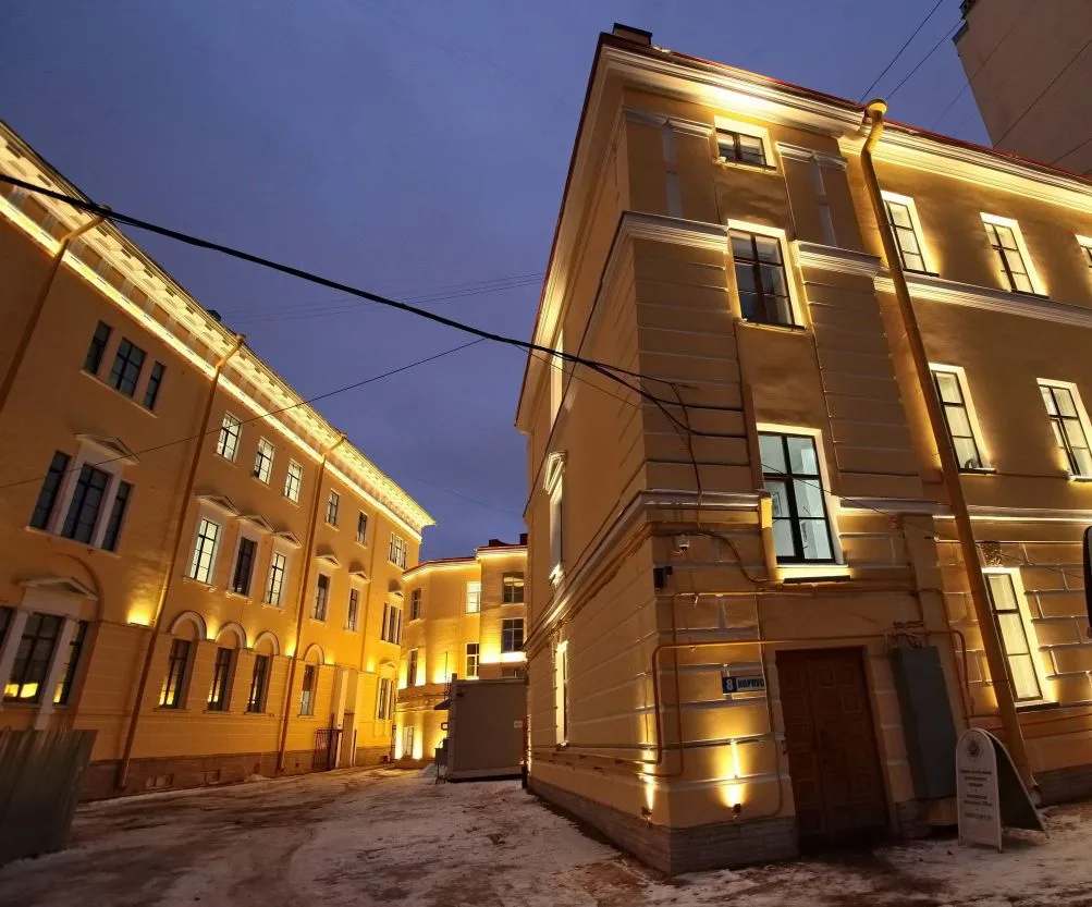 Завершены работы по ремонту кровли и фасадов восьмого корпуса