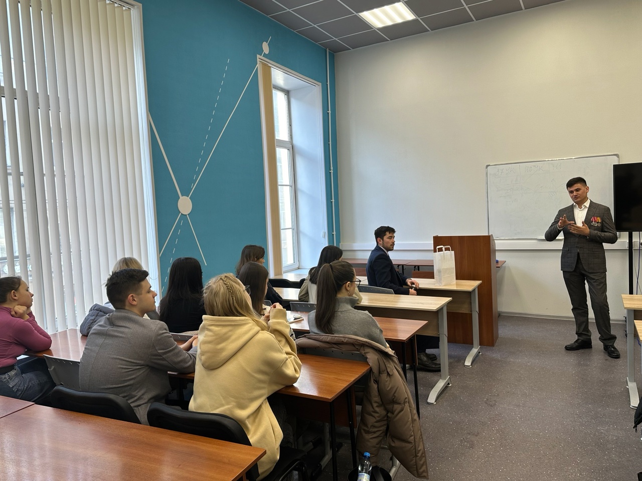 На юридическом факультете РГПУ им. А. И. Герцена состоялся «Урок мужества», посвященный Дню защитника Отечества