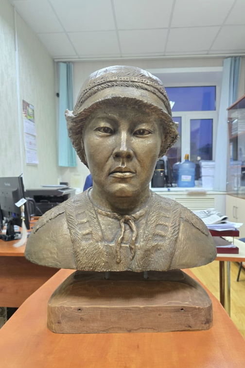 Спиридонов Н.И. – Тэки Одулок (скульптор Ф.Марков).png