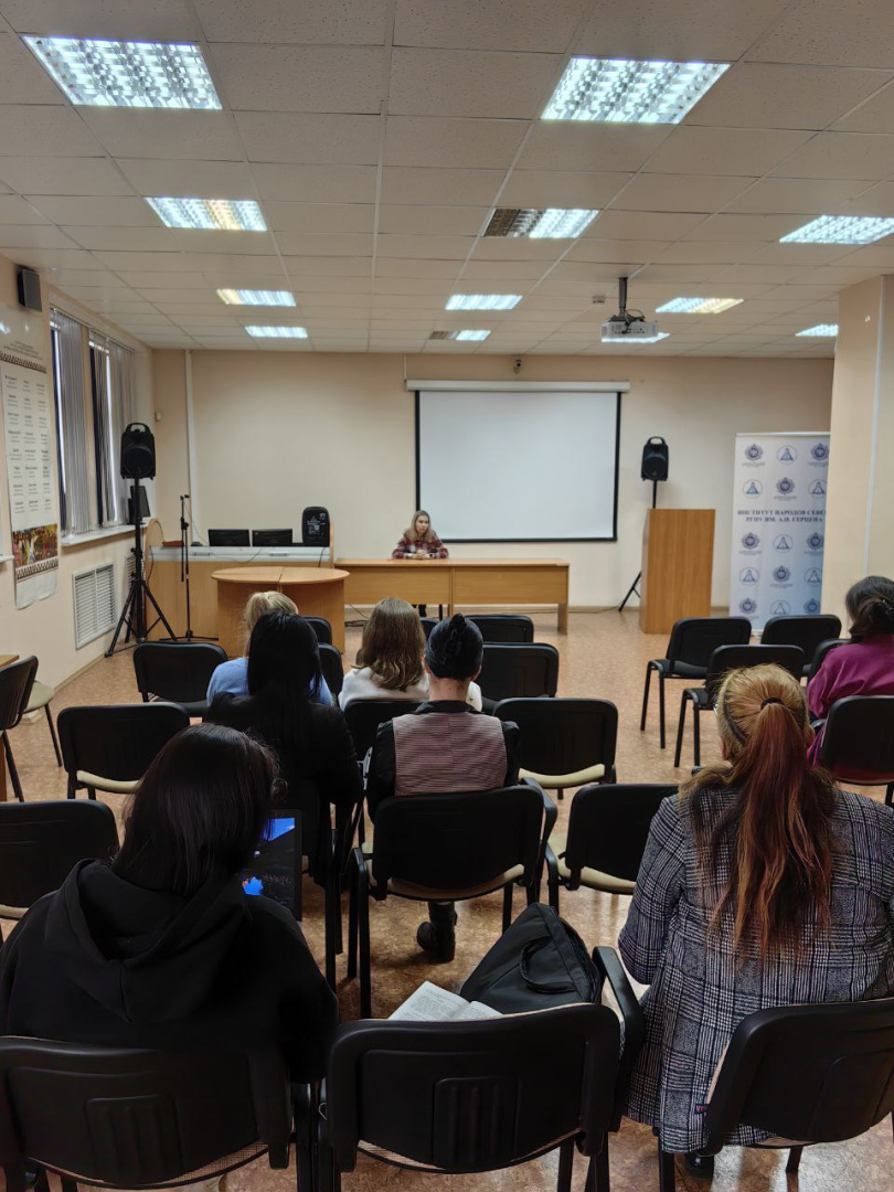В рамках акции «Чистое поколение» в институте народов Севера состоялась беседа на тему «Административные правонарушения, связанные с незаконным оборотом наркотических веществ, об уголовной ответственности за участие в их обороте»