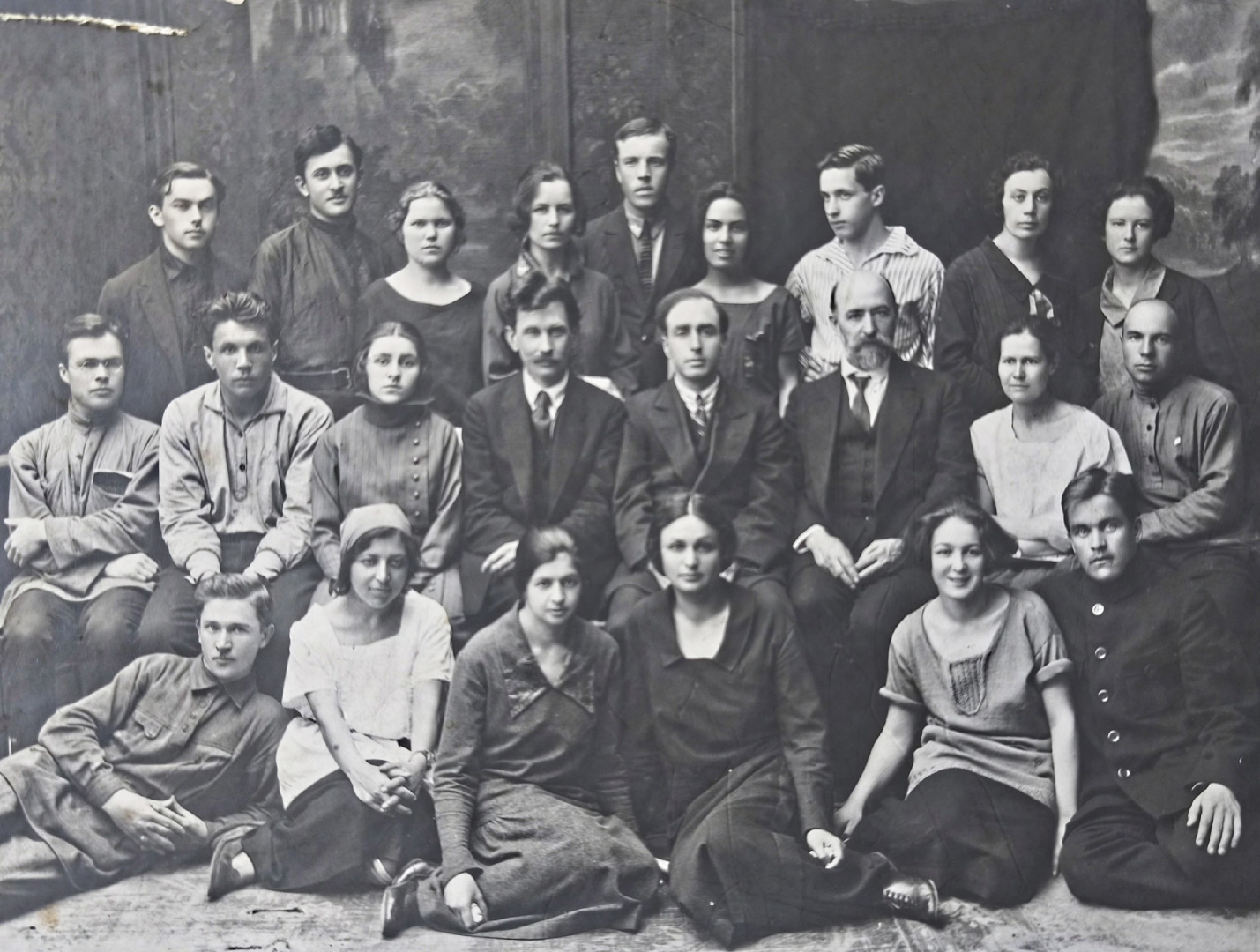 Б.А. Фингерт и А.Е. Кудрявцев средистудентов. 1926г.jpg