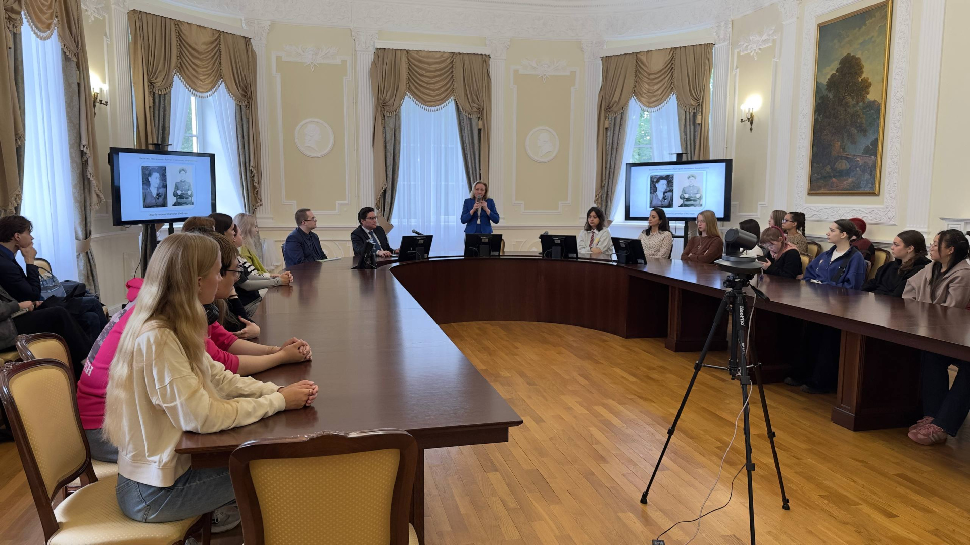 В Герценовском университете состоялась лекция «Необычайные события блокадного Ленинграда: свадьбы»