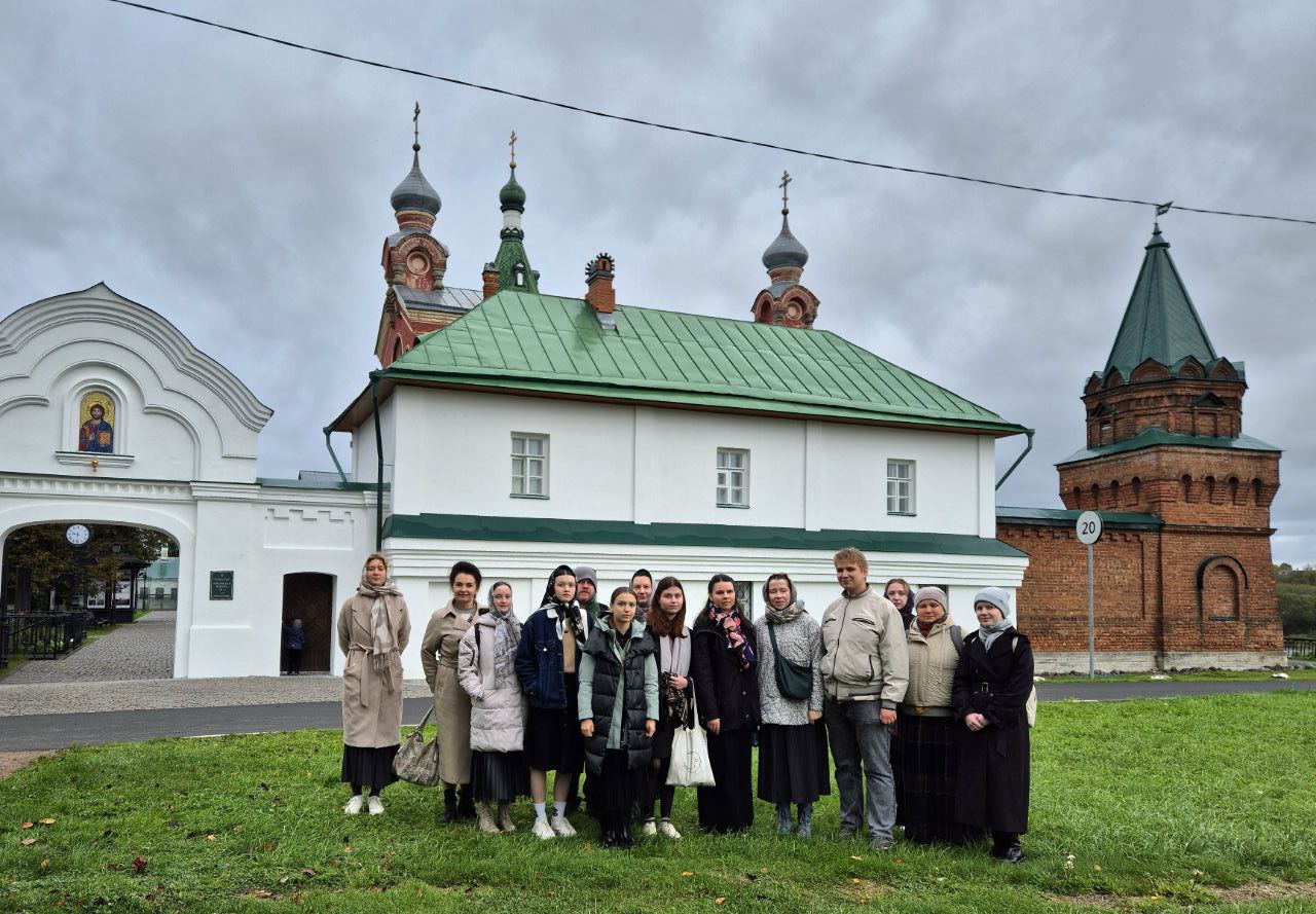 Студенты Герценовского университета отправились в краеведческую поездку «К обителям Северной земли»