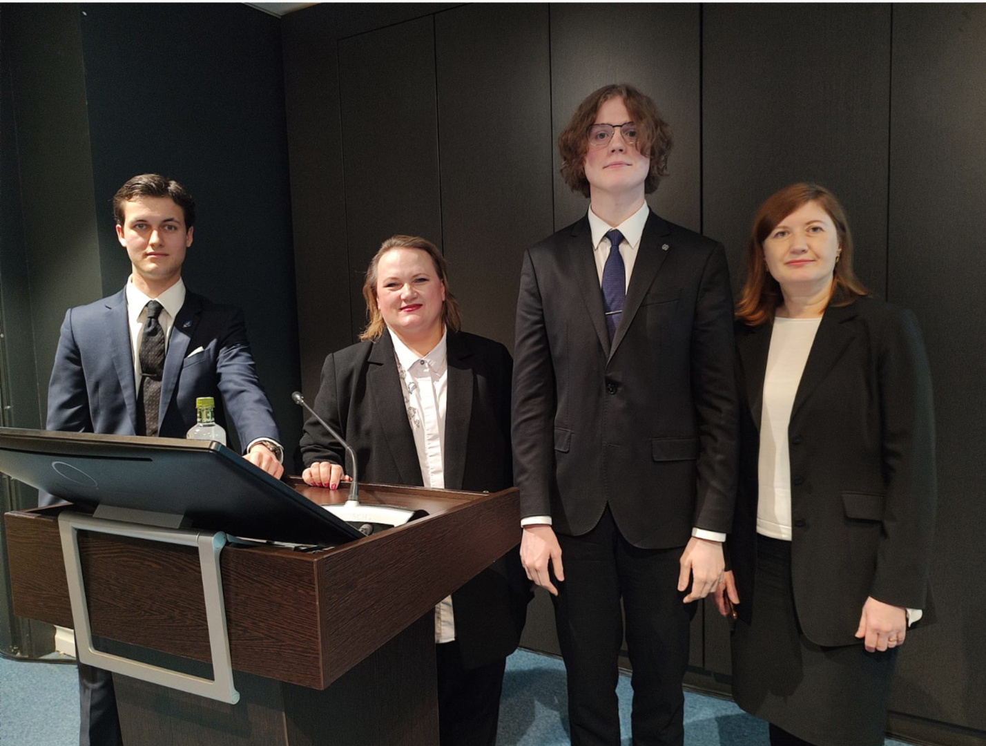 альтернативный текст