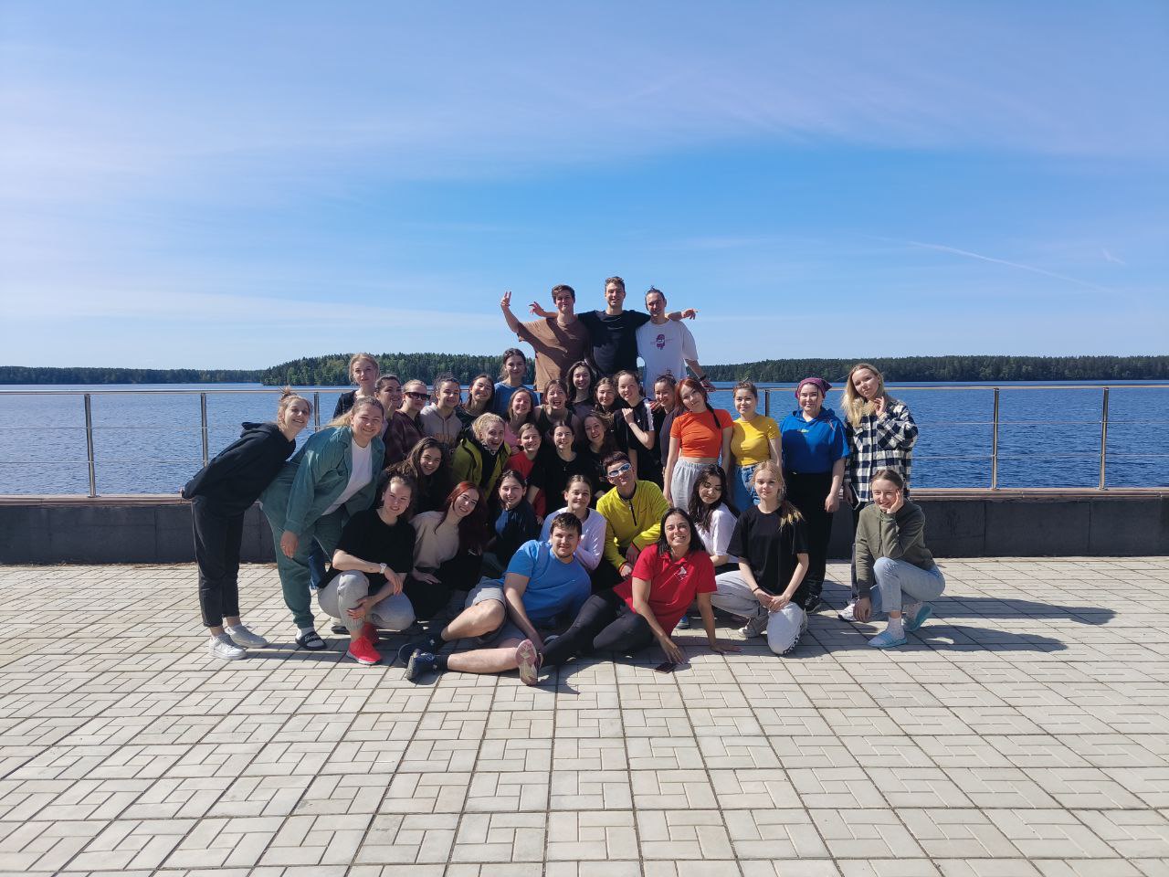 С 19 по 22 мая 2023 года студенты института народов Севера приняли участие в выездном семинаре-практикуме вожатых детских оздоровительных лагерей Санкт-Петербурга, который проводится на базе ЗЦ ДЮТ «Зеркальный ГБНОУ «СПб ГДТЮ».