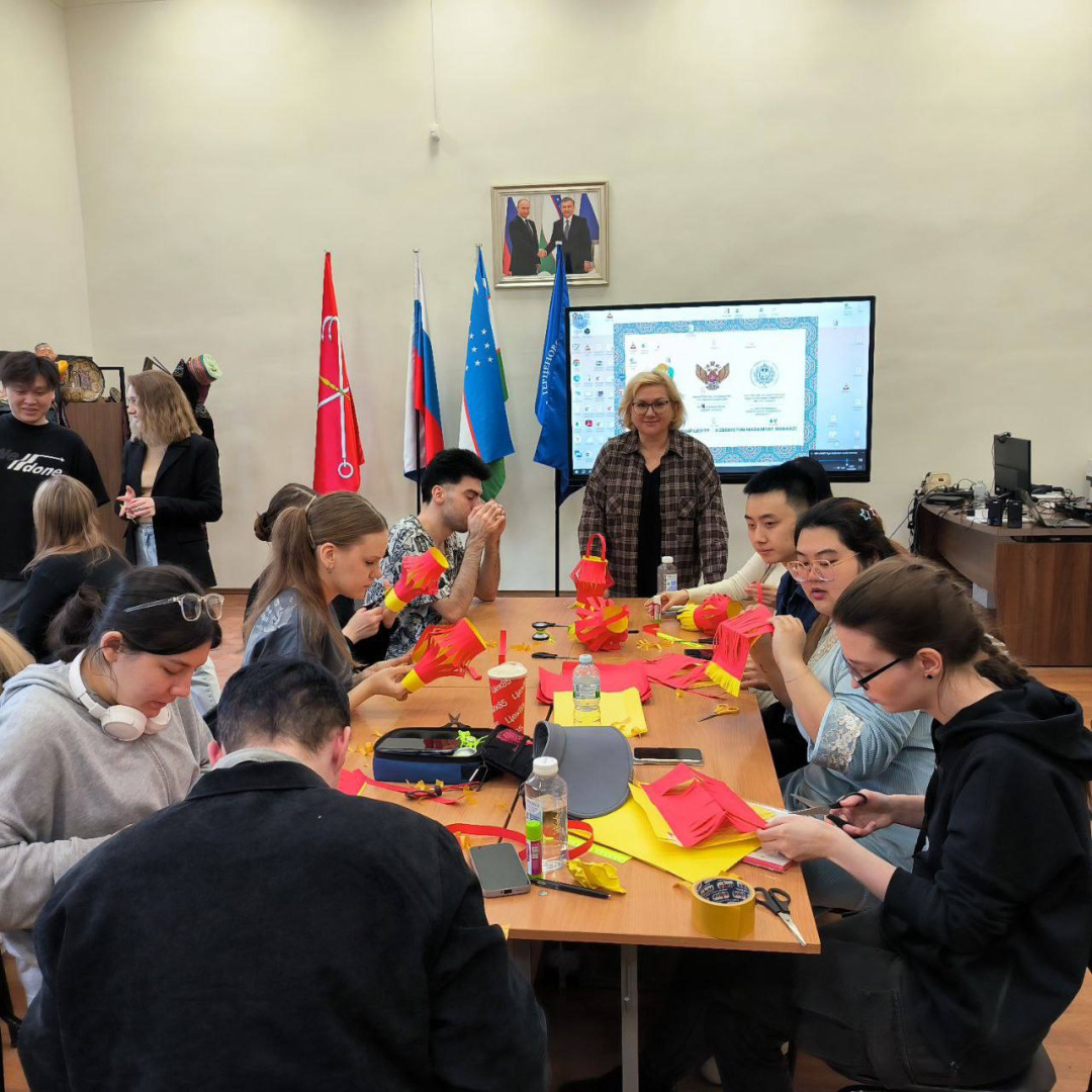 С днем рождения, Университет!