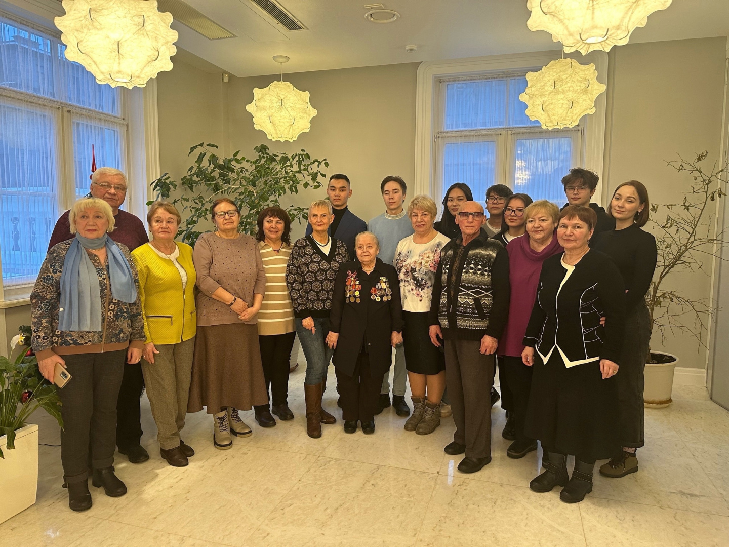 В преддверии 80-летнего юбилея снятия блокады Ленинграда студенты института народов Севера, входящие в актив Ямальского землячества, встретились с Хильей Матвеевной Мельковой - ребенком Великой Отечественной войны, учителем с 40-летним стажем