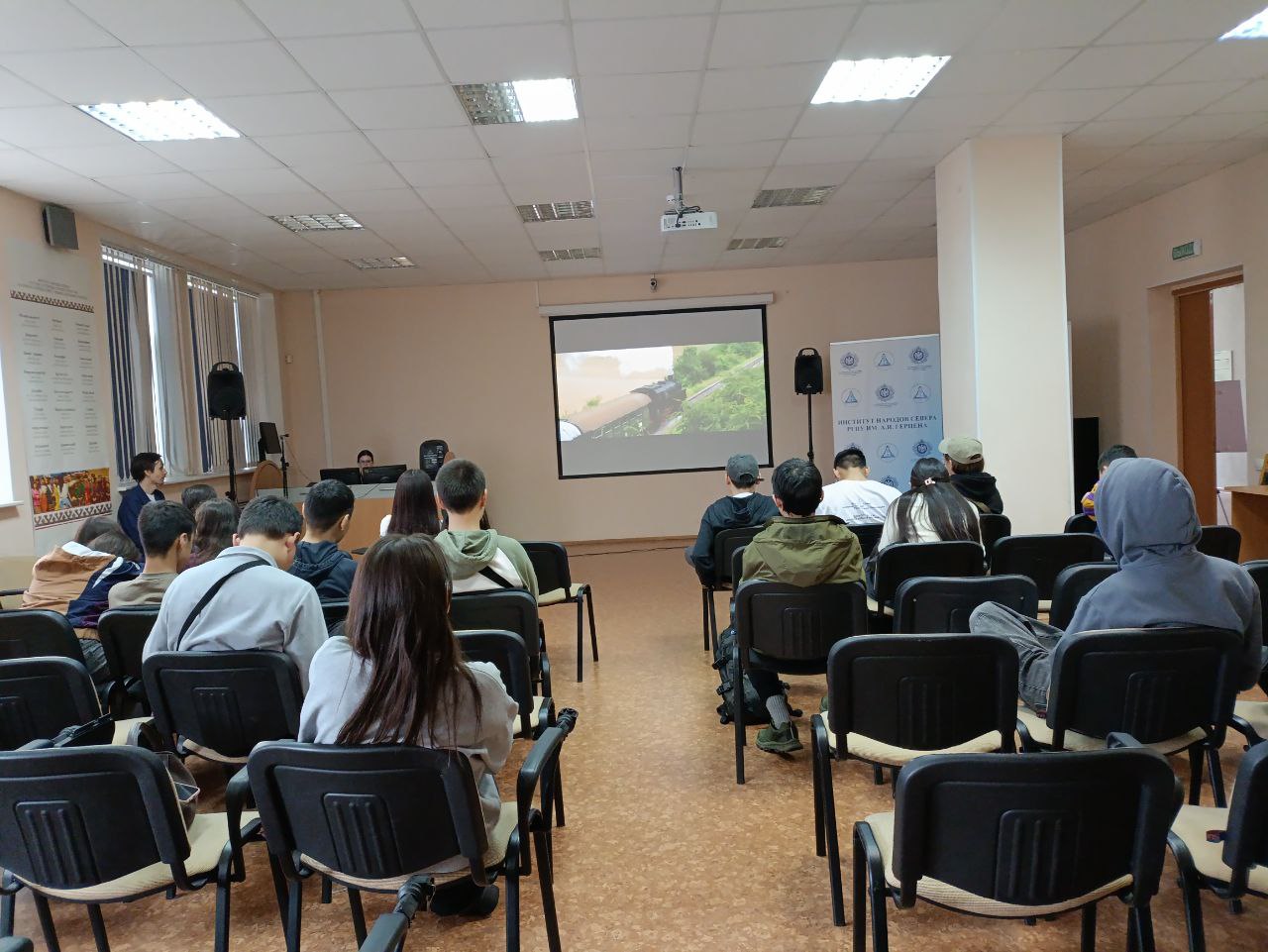 Институт народов Севера РГПУ им. А.И. Герцена посетили учащиеся из МБОУ «Амгинская СОШ №1 имени В.Г. Короленко с УИОП», МБОУ «СОШ «26 имени Е.Ю. Келле-Пелле» г. Якутска, МБОУ «Оймяконская СОШ им. Н.О. Кривошапкина»