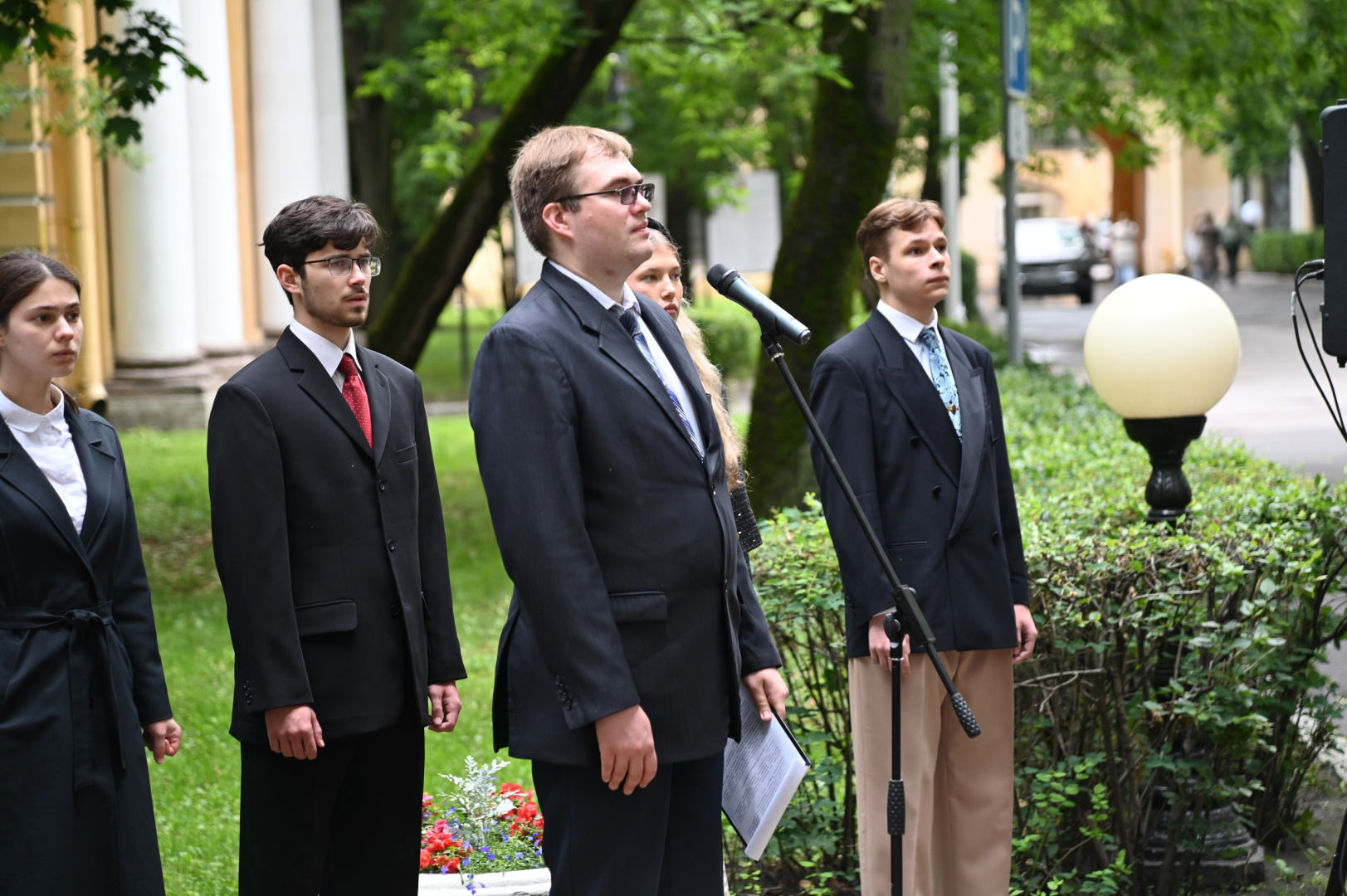 Состоялась церемония возложения цветов к мемориалу павшим в Великой Отечественной войне героям-герценовцам