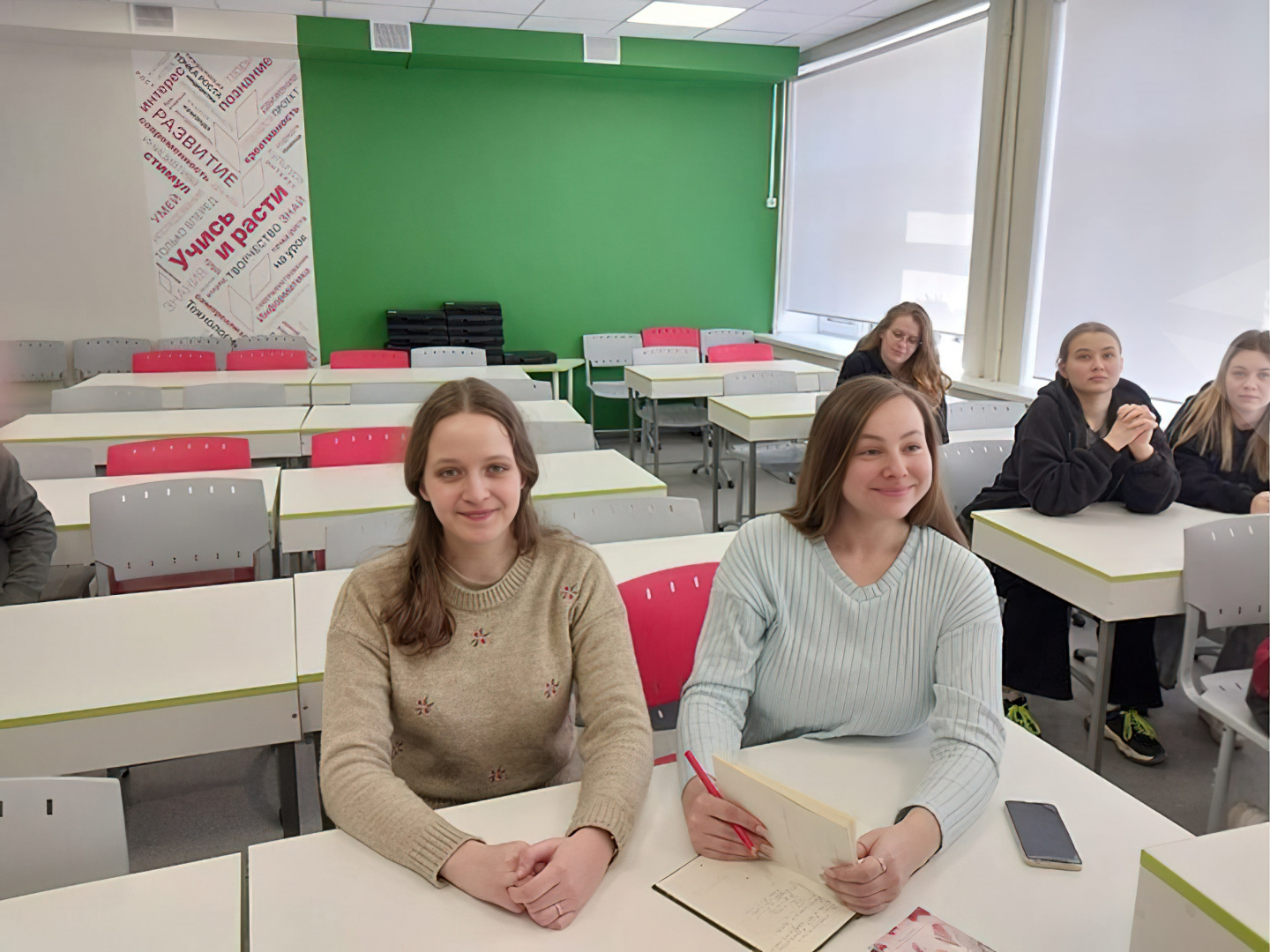 Приморский центр образования готов принять молодых учителей физики по программе «Земский учитель»
