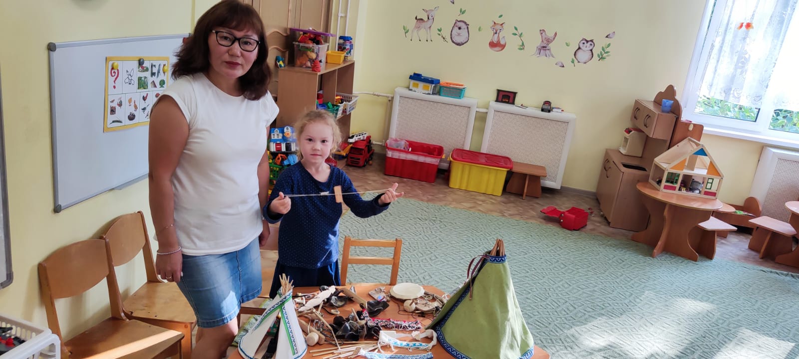 17 сентября 2024 года старший преподаватель Валенкова Виктория Васильевна провела семейный мастер-класс «Традиции и развлечения народов Севера» в ГБДОУ № 76 Красносельского района в подготовительной группе