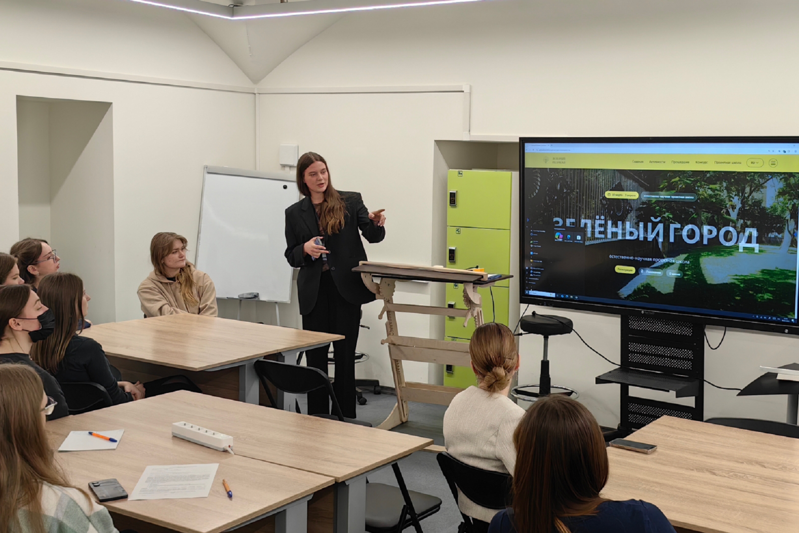 Цветочные панели и огород в квартире: в РГПУ им. А. И. Герцена завершилась работа проектной экошколы