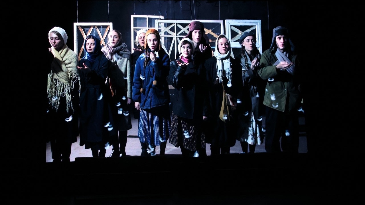 В Дискуссионном зале Студенческого дворца культуры РГПУ им. А.И. Герцена состоялась премьера фильма-спектакля "Журавлики"