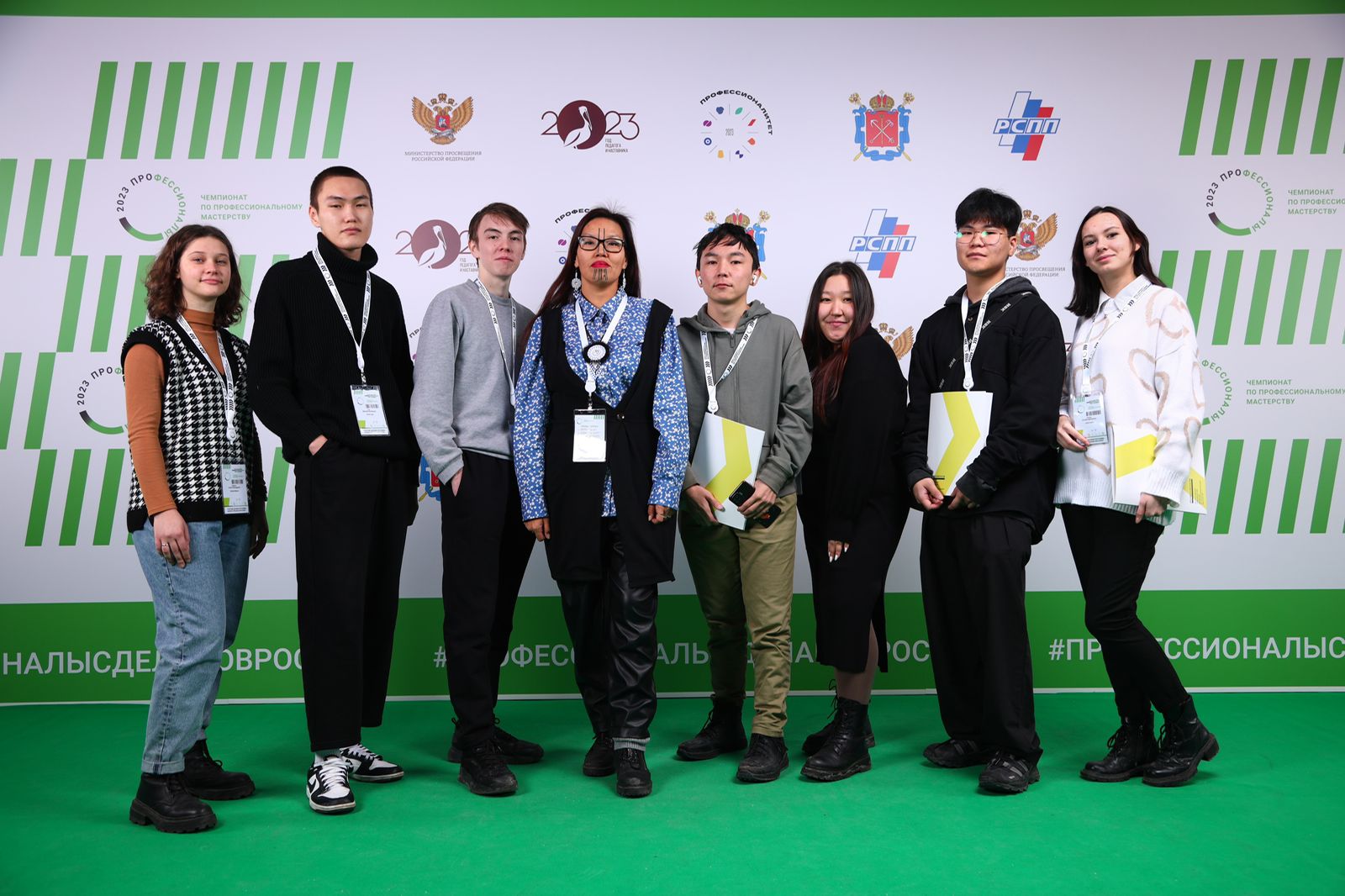 26 ноября 2023 года студенты института народов Севера и ассистент кафедры палеоазиатских языков, фольклора и литературы Туре Зоя Геннадьевна посетили Проектную мастерскую «Центр притяжения»