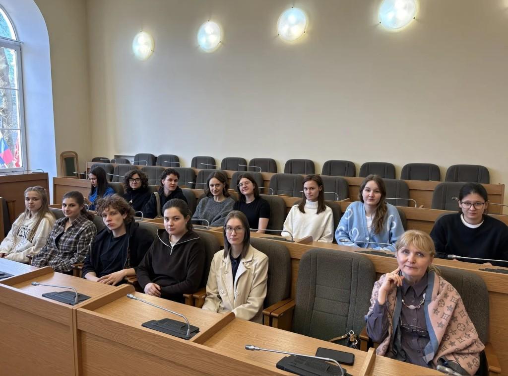 Студенты с куратором С.В. Васильевой посетили встречу, направленную на популяризацию вожатской деятельности