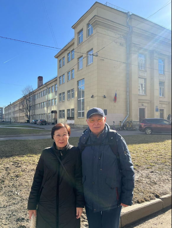 У здания ИНС РГПУ им.А.И.Герцена. Проспект Стачек, д.30.png