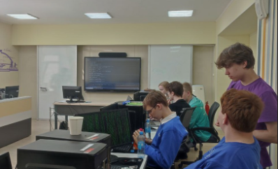 Работа студентов ИИТТО в образовательном лагере "Интеллект" (пос. Лисий Нос)