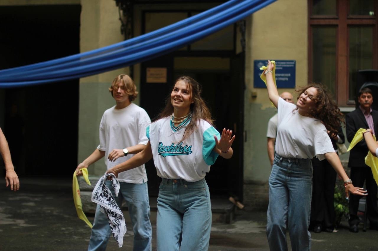 1 сентября в стенах института состоялась торжественная линейка, посвященная Дню знаний