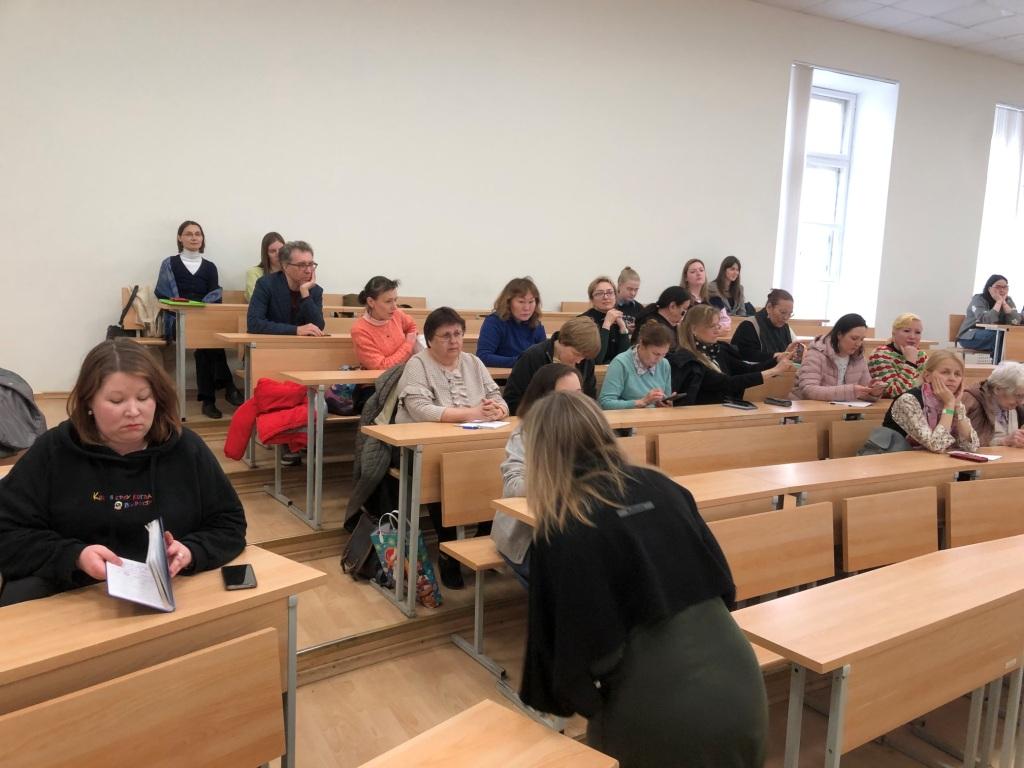 Сотрудники института психологии успешно завершили практический курс по оказанию первой помощи на производстве