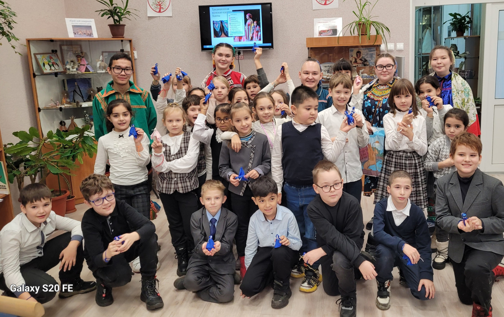 14 ноября 2024 года в рамках проведения XV Фестиваля национальных культур студенты Института народов Севера побывали в Библиотеке-филиале №8 ЦБС Калининского района, и провели занятие называлось "Ханты - народ земли Югорской",