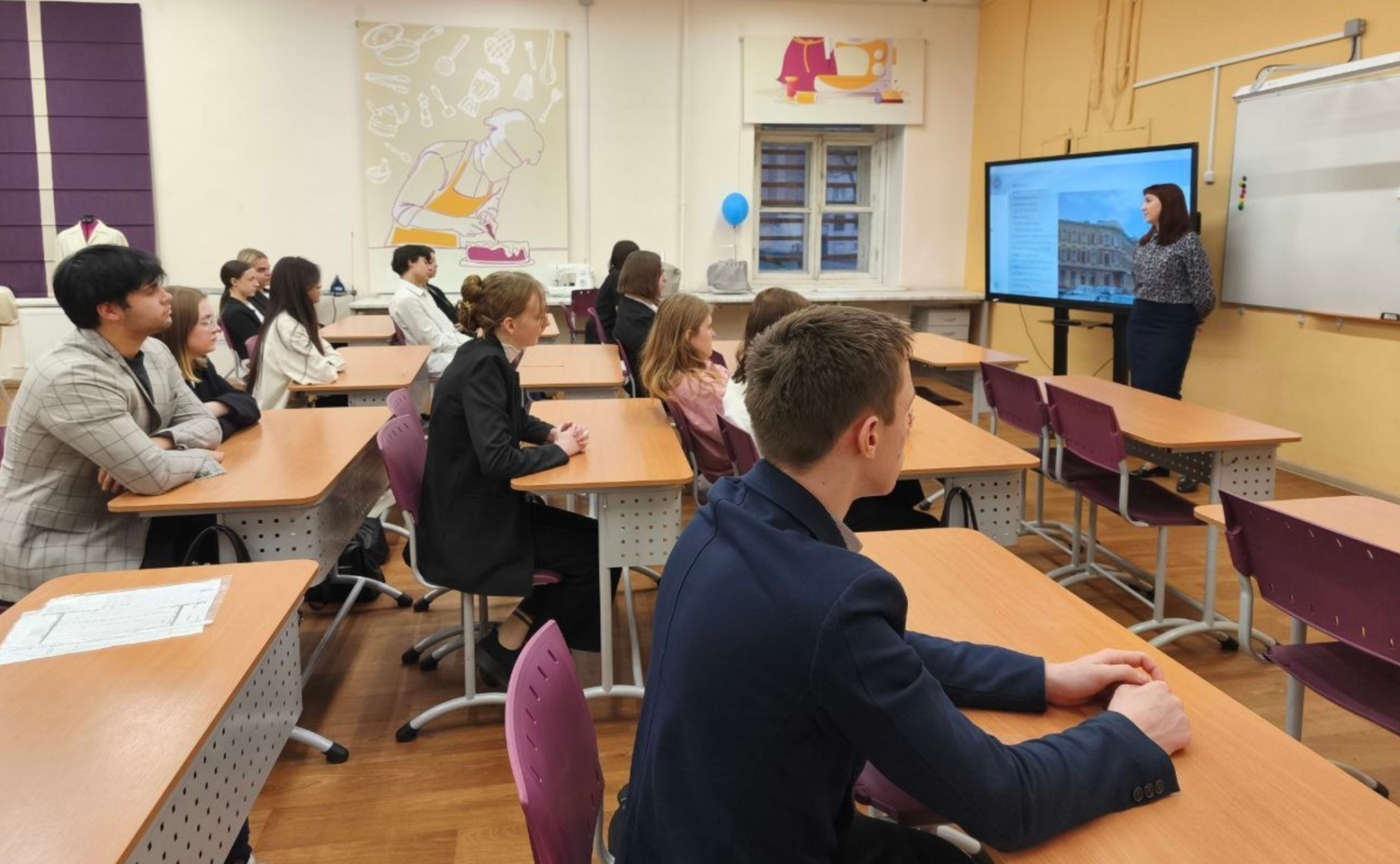 Доцент кафедры логопедии М.Г. Ивлева провела профориентационную встречу в ГБОУ школе №174 им. И.К. Белецкого