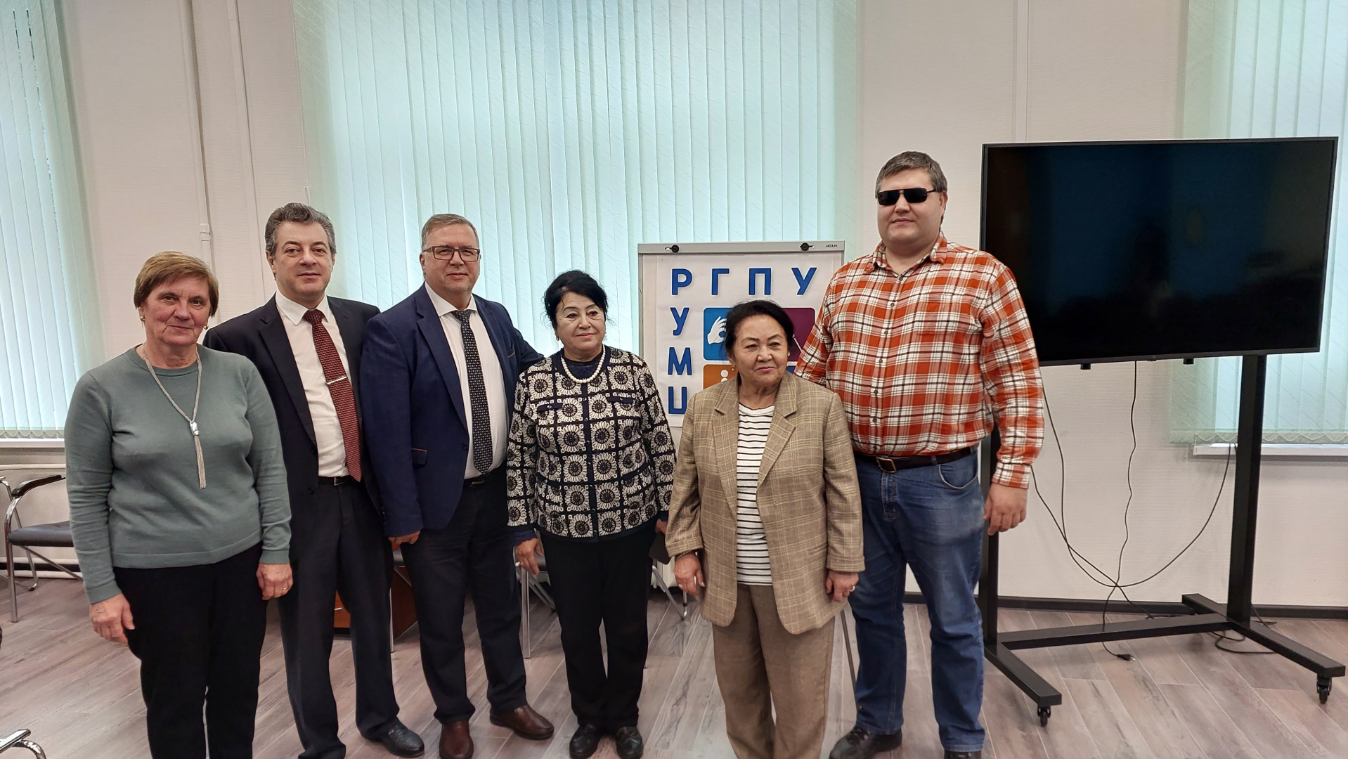 Институт дефектологического образования и реабилитации и РУМЦ посетили заведующая кафедрой коррекционной педагогики Ташкентского филиала Л.Р. Муминова и профессор кафедры П.М. Пулатова