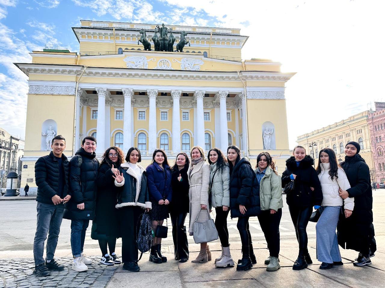 Как студенты Института РКИ отметили День театра