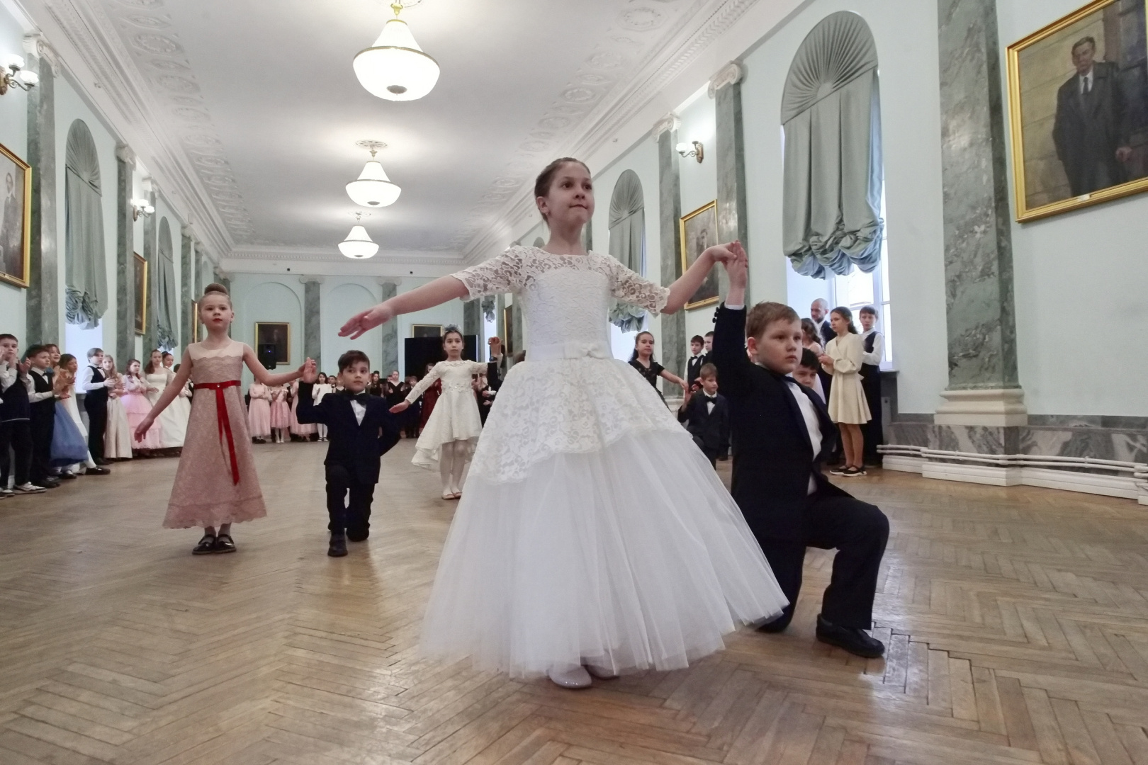 В Герценовском университете состоялся Бал гимназистов