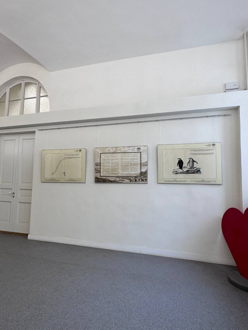 Выставку об открытии Антарктиды теперь можно увидеть в холлах 6 корпуса 