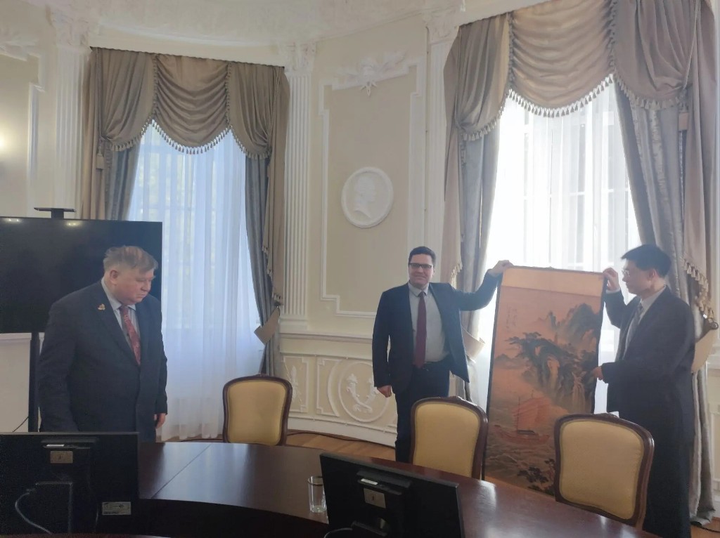 Встреча с руководителями педагогических вузов КНР