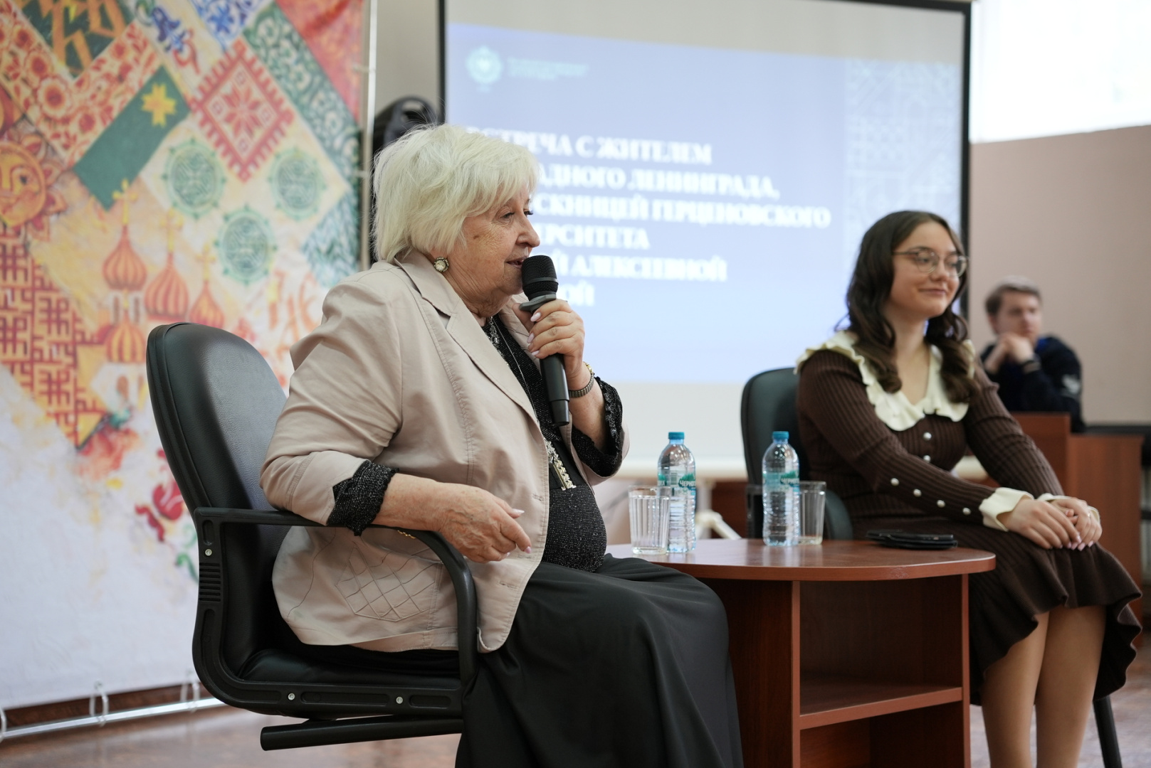 В каждом ребенке нужно любить личность: блокадница Ирина Зимнева встретилась с участниками фестиваля «Победная весна»