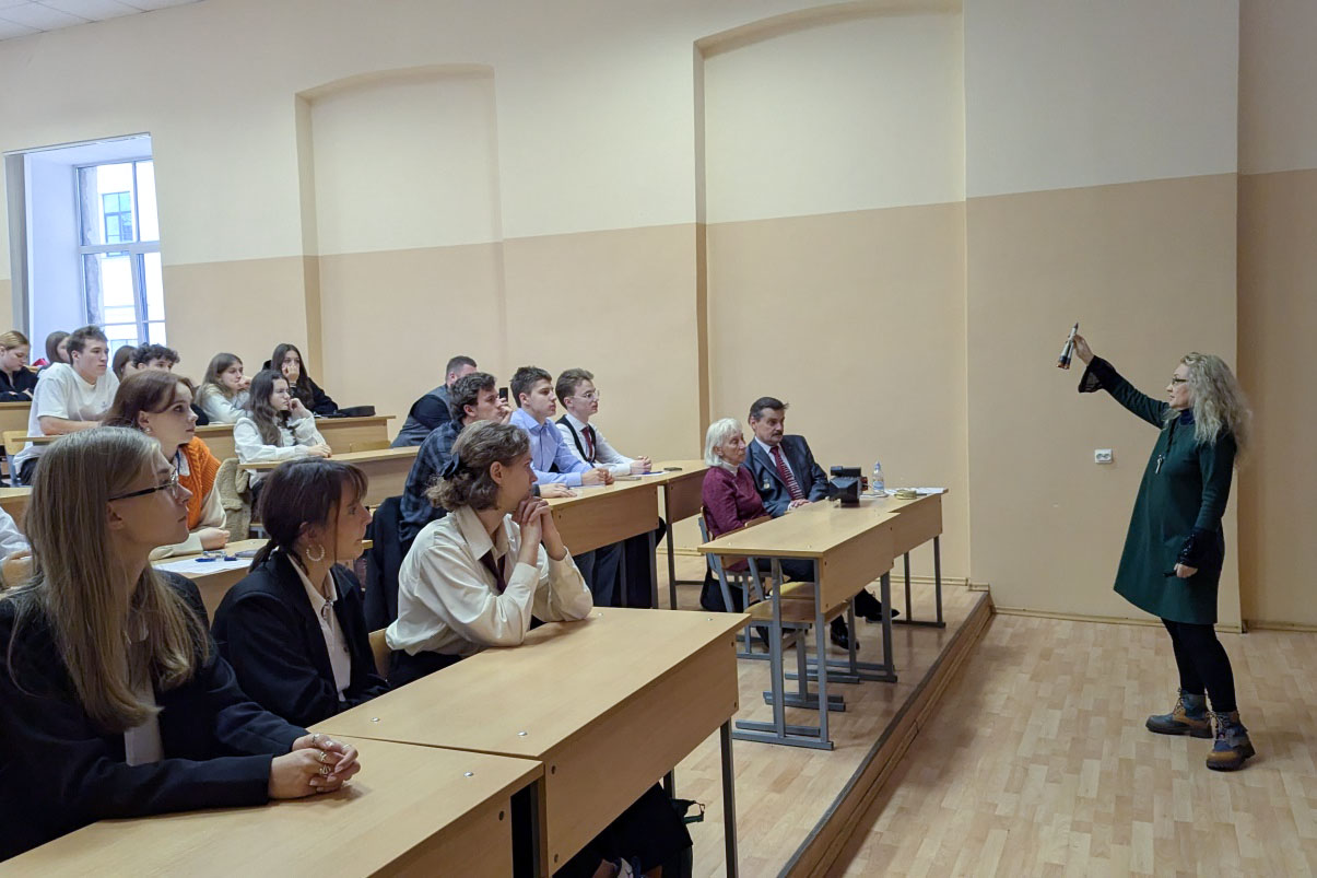 Преподаватели и учащиеся общеобразовательных школ Санкт-Петербурга и Ленинградской области прослушали очередную научно-популярную лекцию «История и будущее космонавтики»