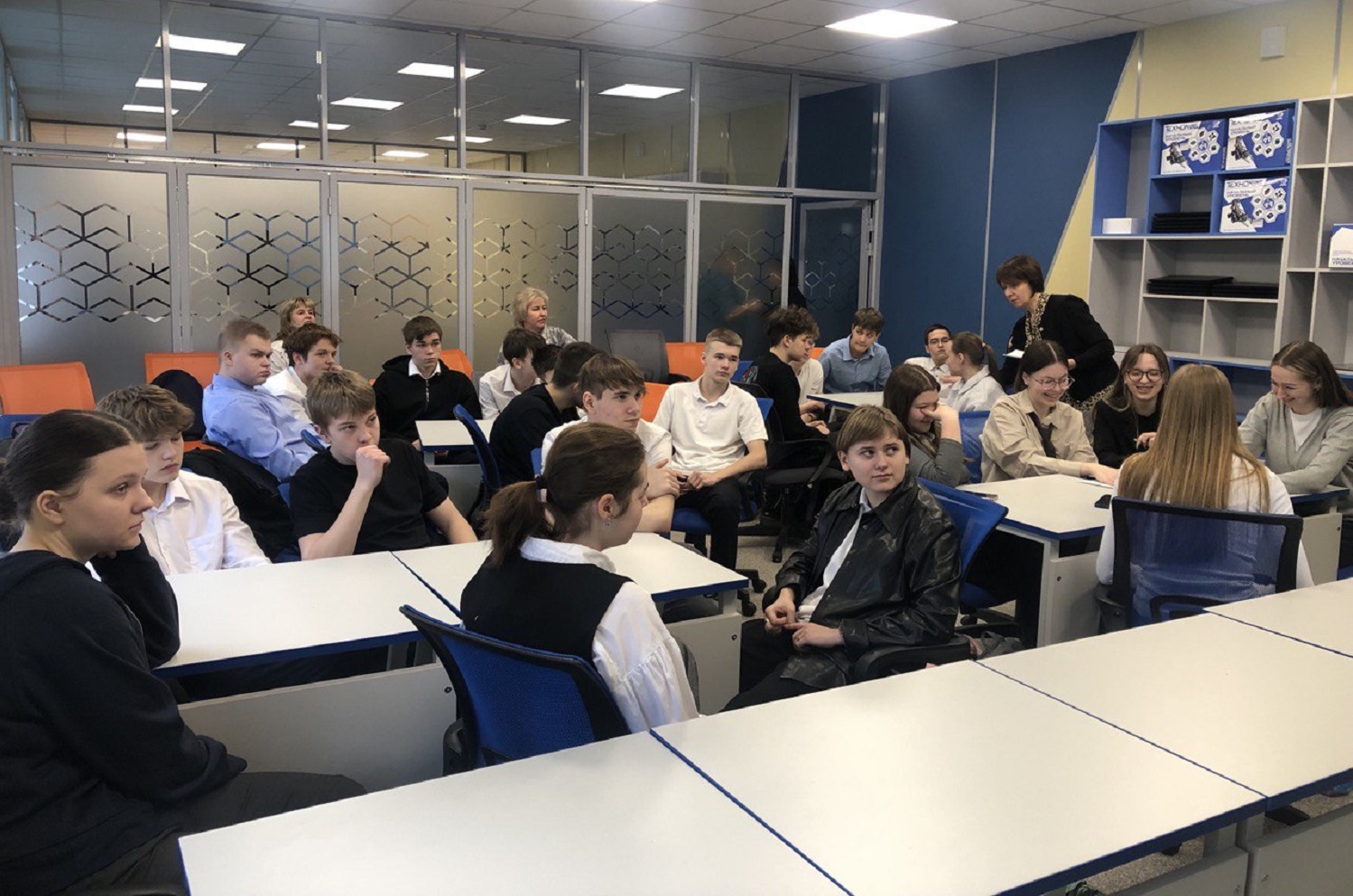 Ресурсный центр в Волхове провел интеллектуальный Train Brain ко Дню российского студенчества