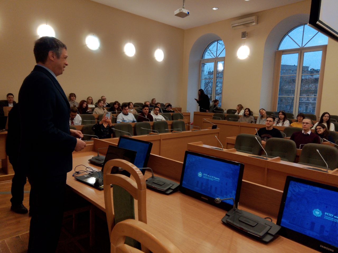 Герценовский университет стал площадкой Всероссийского гражданско-патриотического диктанта «Моя любовь, душа моя — Россия!»