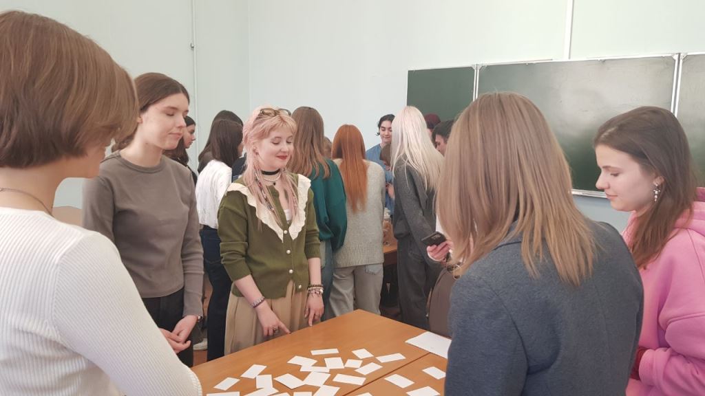 В Институте иностранных языков прошла профориентационная игра «Галопом по Европе» для школьников Калининграда