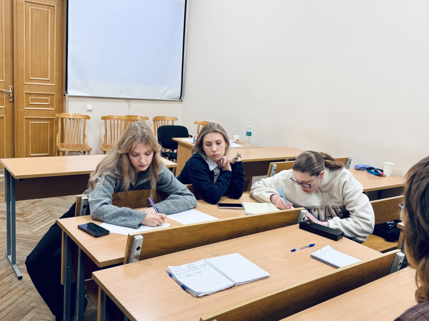 Профессиональное самоопределение: взгляд в прошлое, настоящее и будущее