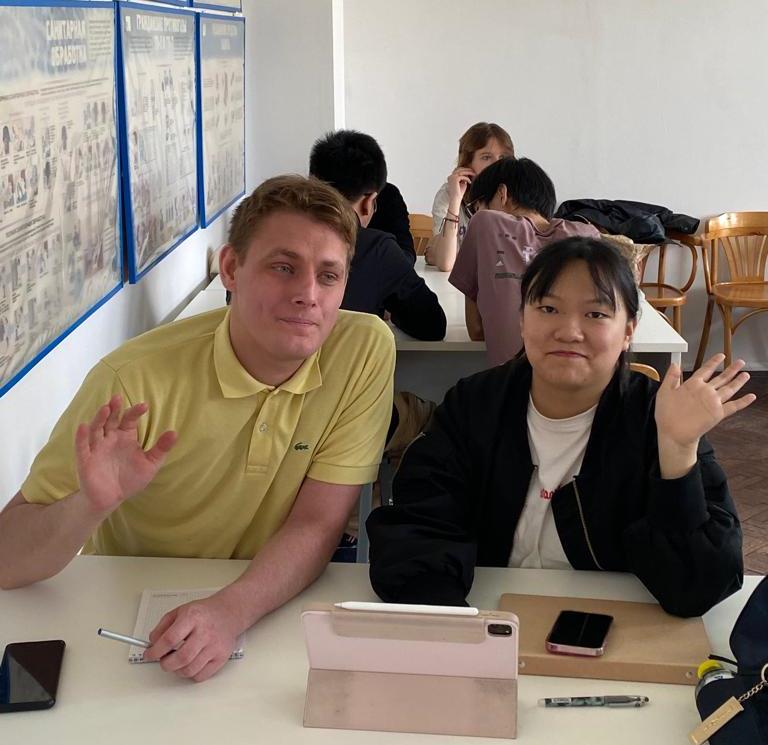 Владислав Урлашов (ИНС) и Лю Чунянь(рки).jpeg