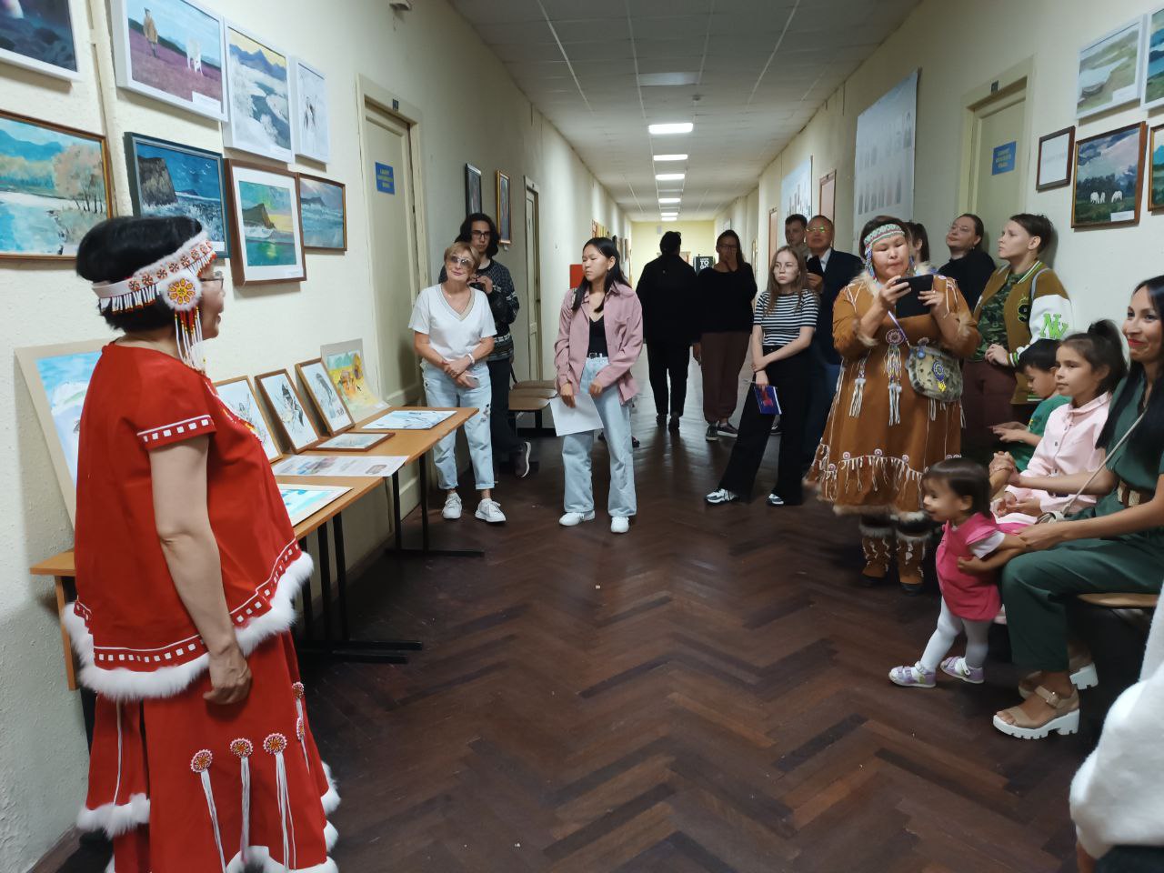 8 сентября 2023 года в институте народов Севера РГПУ имени А.И. Герцена состоялось открытие передвижной выставки «Северная палитра» из фонда Корякского окружного краеведческого музея и частных коллекций Севериной Н.В. и Кривчиковой Ю.В.
