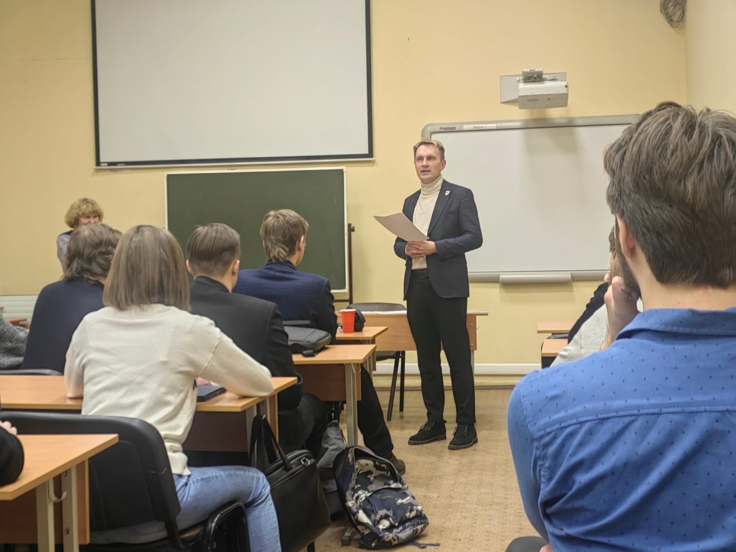 L1lp195Ah0c - Sergey Komarov.jpg