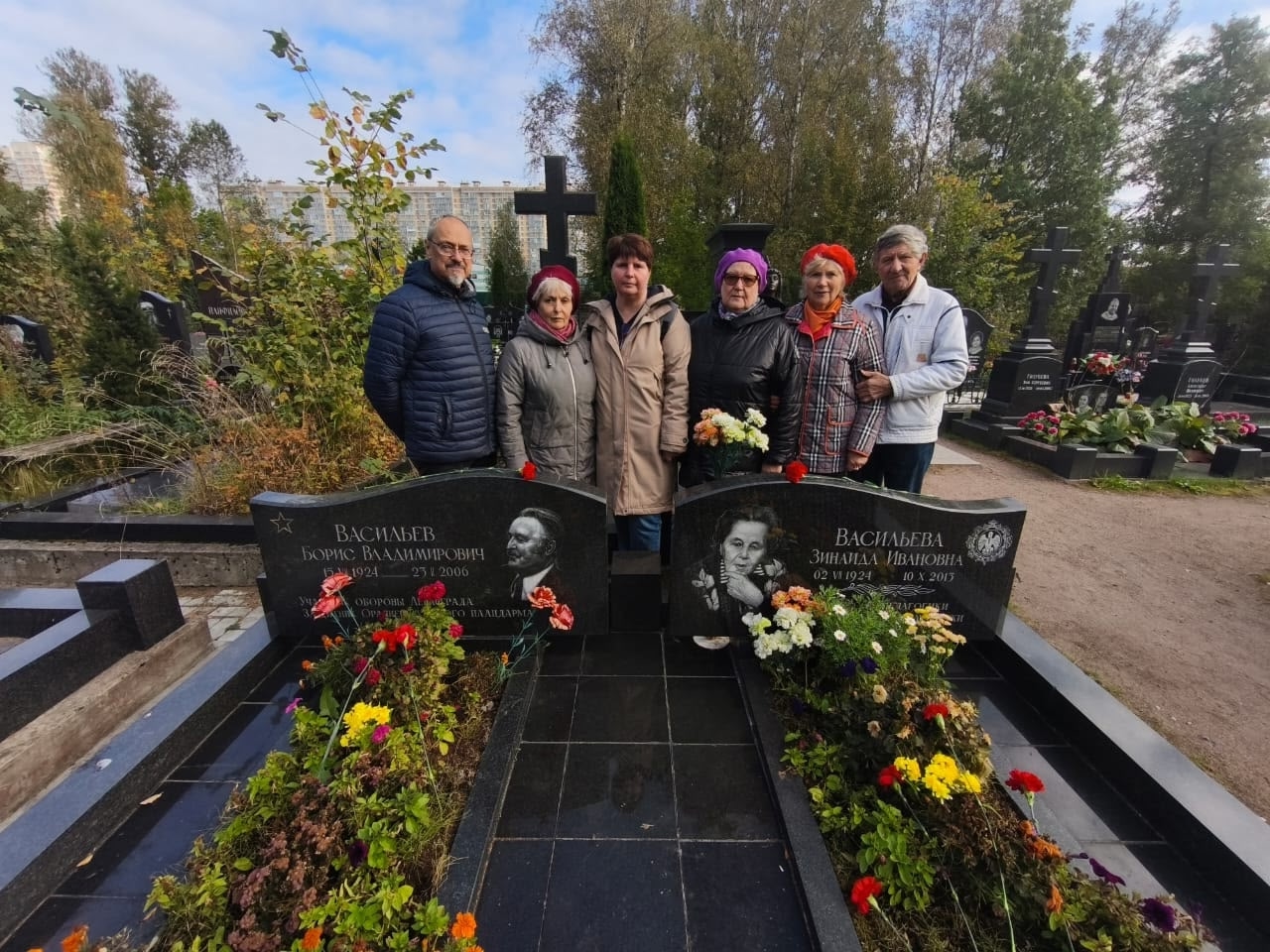 на могиле З.И. Васильевой.jpg