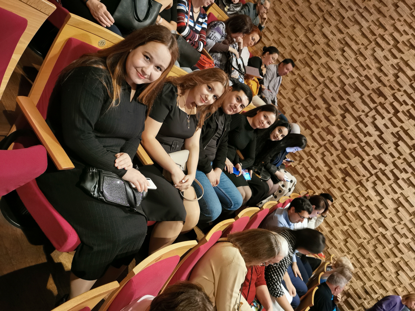 Впервые в театре Санкт-Петербурга