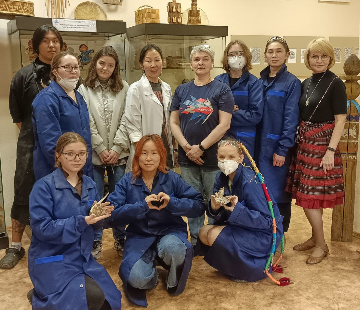 В рамках праздничных мероприятий, посвящённых 95-летию Института народов Севера, состоялась презентация и стартовала реализация грантового проекта «Люди Лебеди — возвращение резной истории»