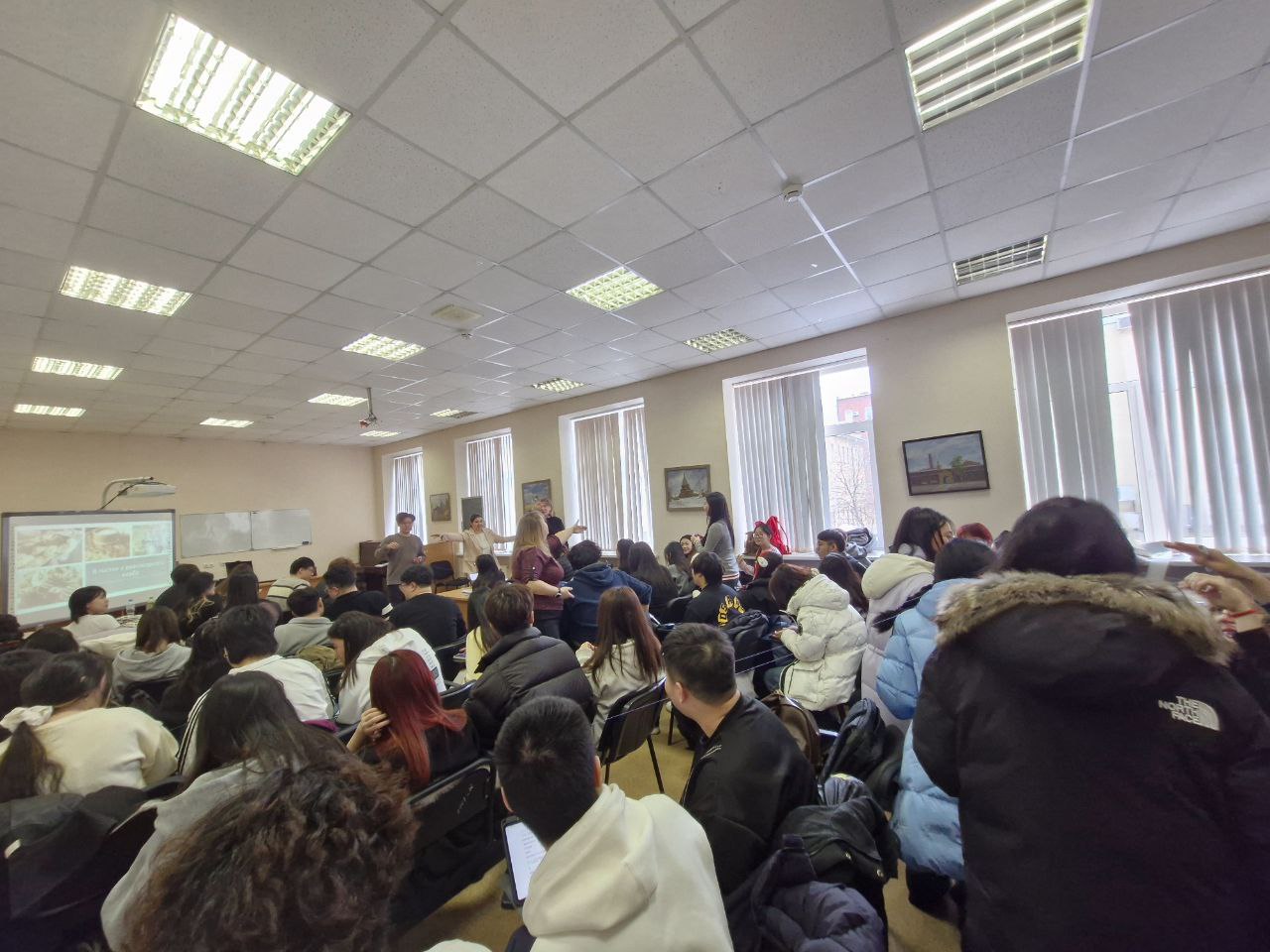 «Кто ходит в Разговорный клуб, тот поступает мудро!» (студенты ИМТиХ в Институте РКИ)