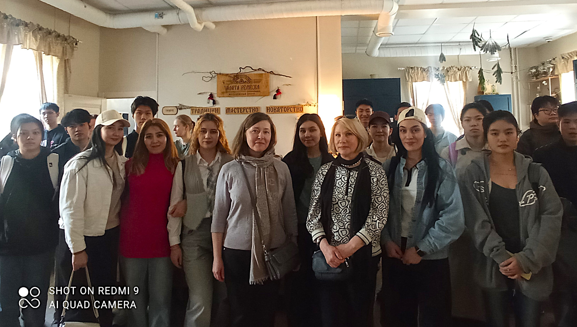 Танцуем лезгинку на презентации, посвященной народам Северного Кавказа