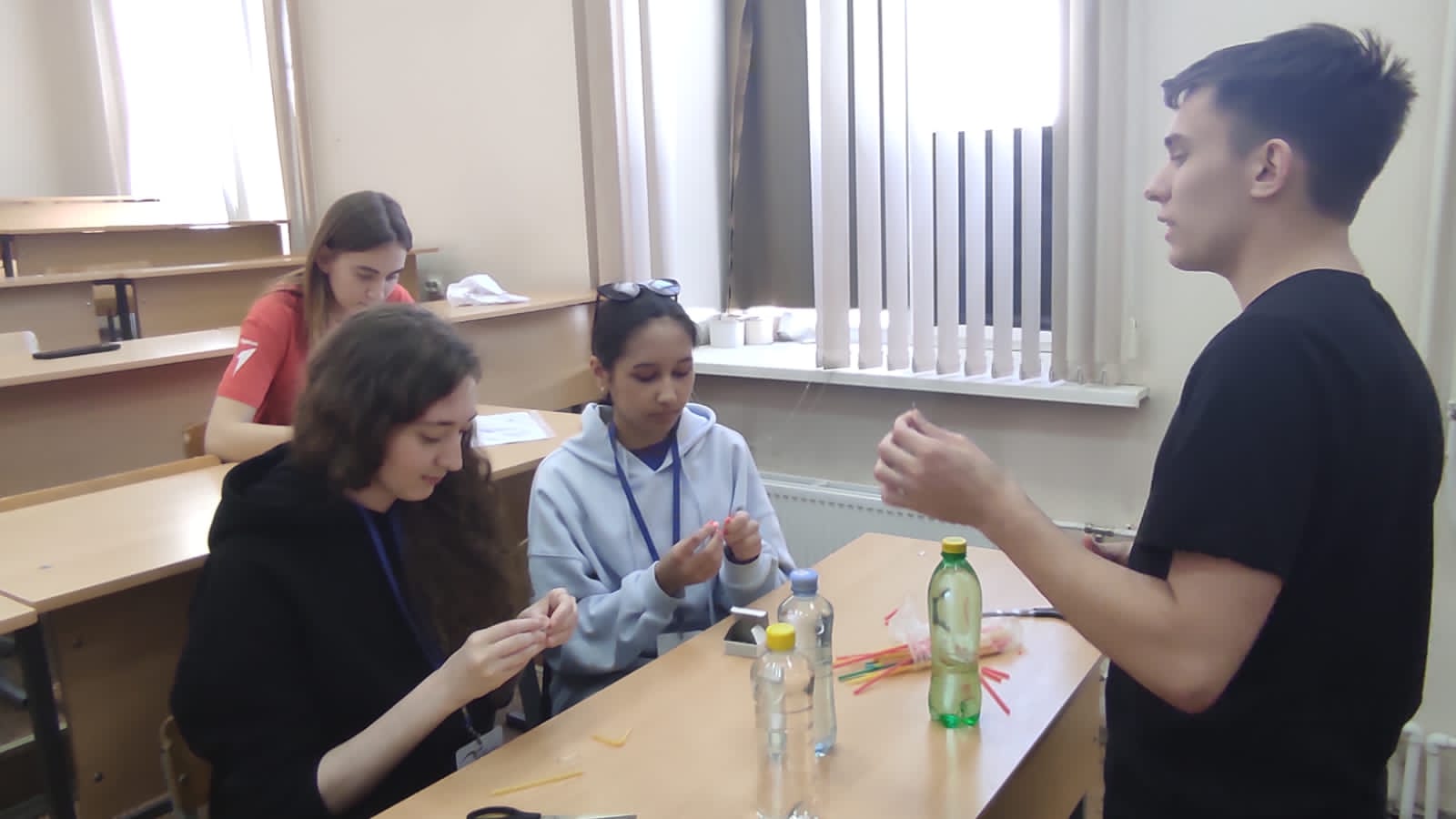 Студенты института физики приняли участие в ярмарке студенческих объединений