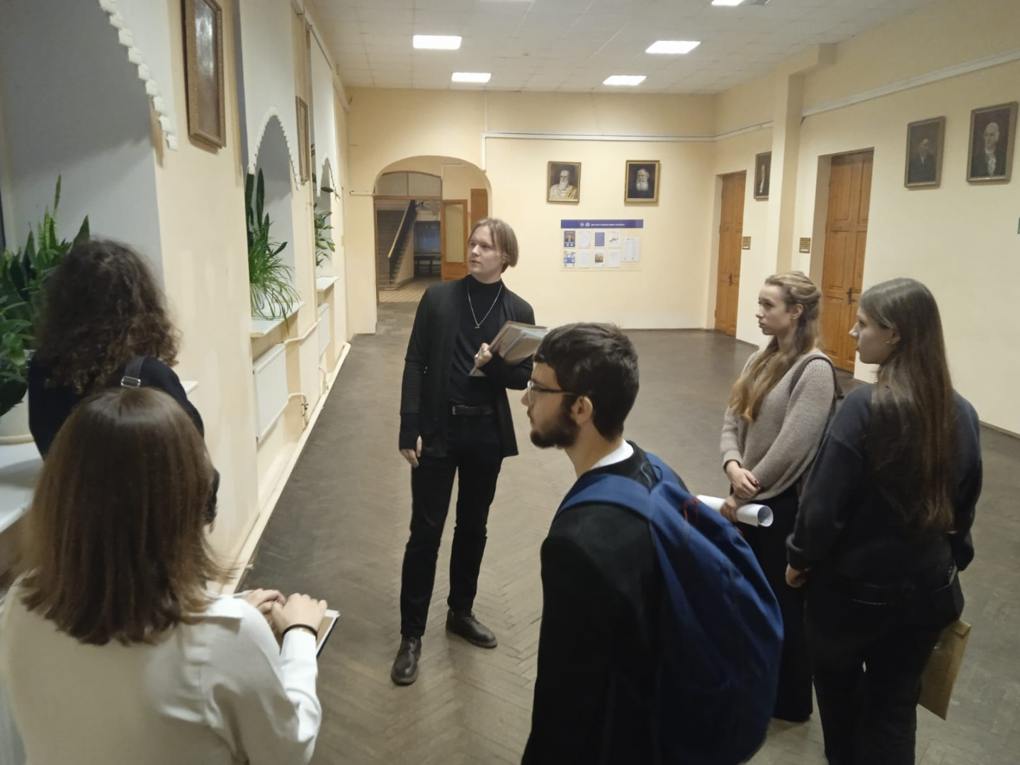 Учащиеся 10-11 классов поучаствовали в интерактивной экскурсии "Загадки древнего корпуса"