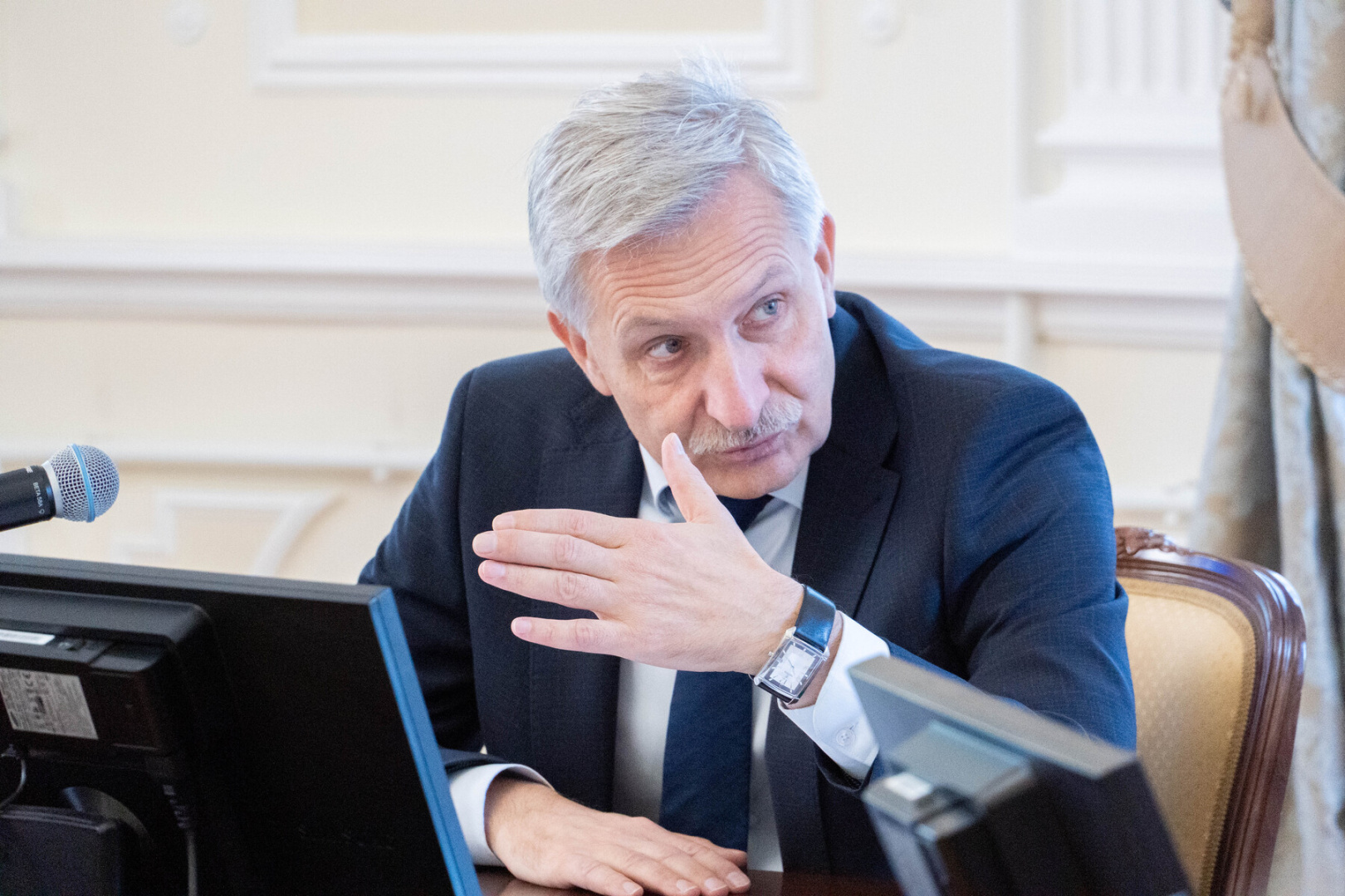 Битва за умы, защита учителей и будущее школы: ректор Сергей Тарасов рассказал о развитии системы образования