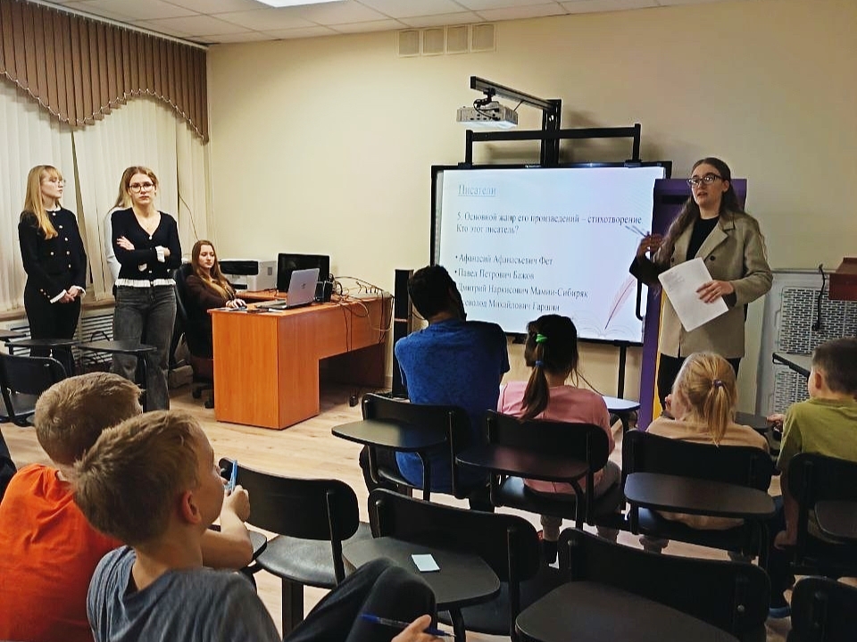 Cтуденты 3-го курса, обучающиеся по профилю "Логопедия", провели литературную викторину для воспитанников Центра содействия семейному воспитанию №6