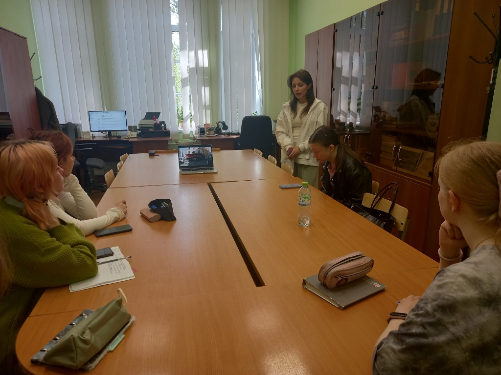 Петербург помогает изучать французскую культуру